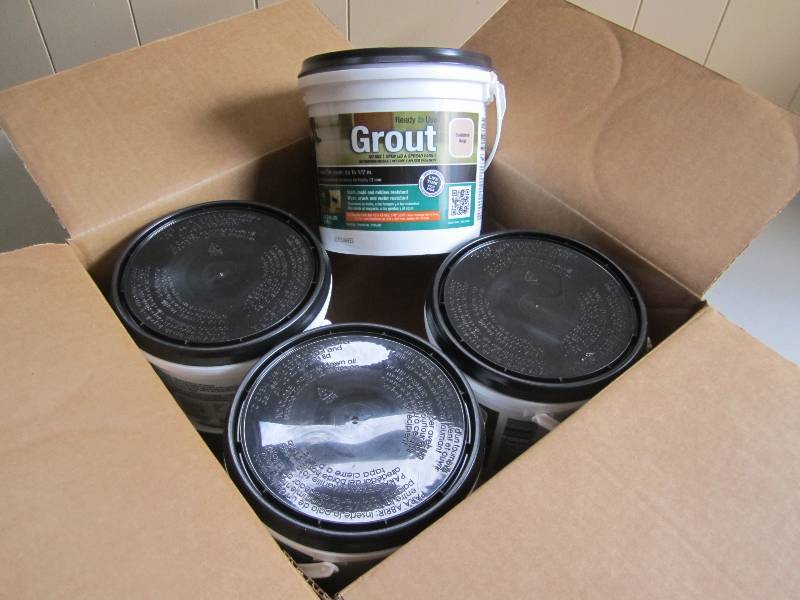 lot 41 image: Case of 4 12 gallon ready to use g...