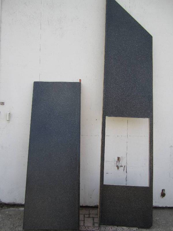 lot 83 image: 2 counter sections, crack by sink h...