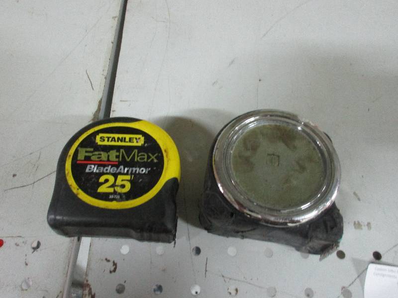 2 tape measures