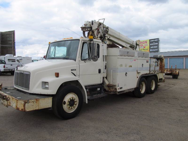 lot 3 image: 1998 Freightliner FL80