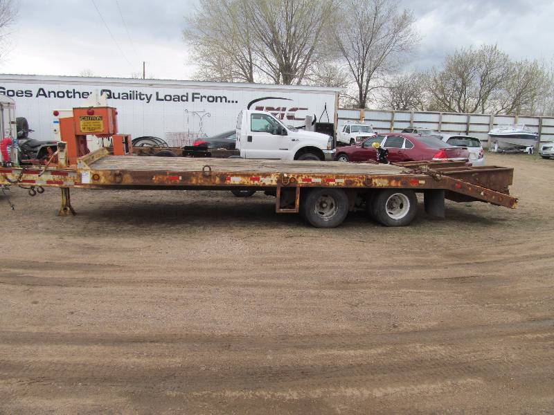lot 12 image: 2000 Towmaster QC20