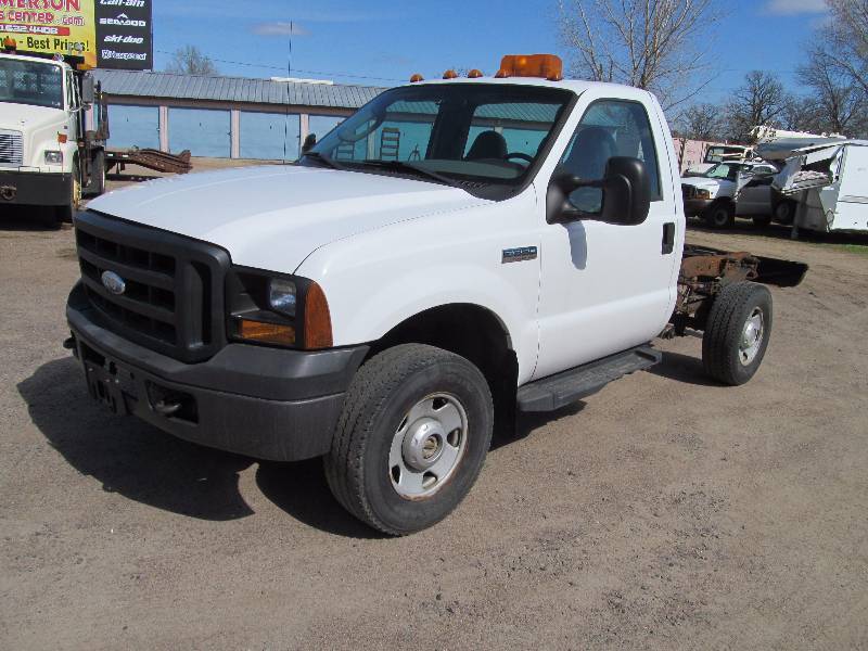 lot 16 image: 2007 Ford F-350 XL Super Duty