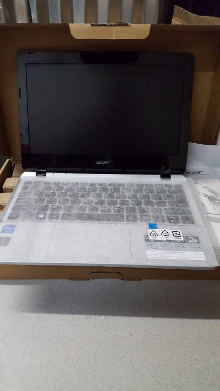 lot 4 image: Acer Aspire 11.6 Chromebook