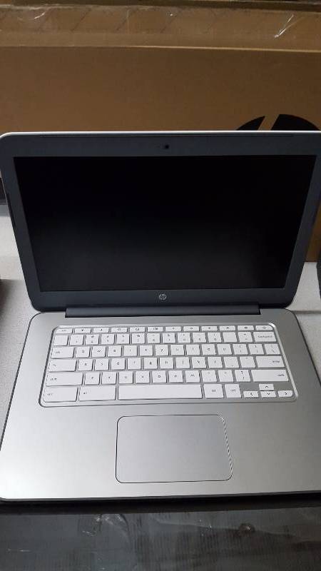 lot 5 image: HP Chromebook 14 White