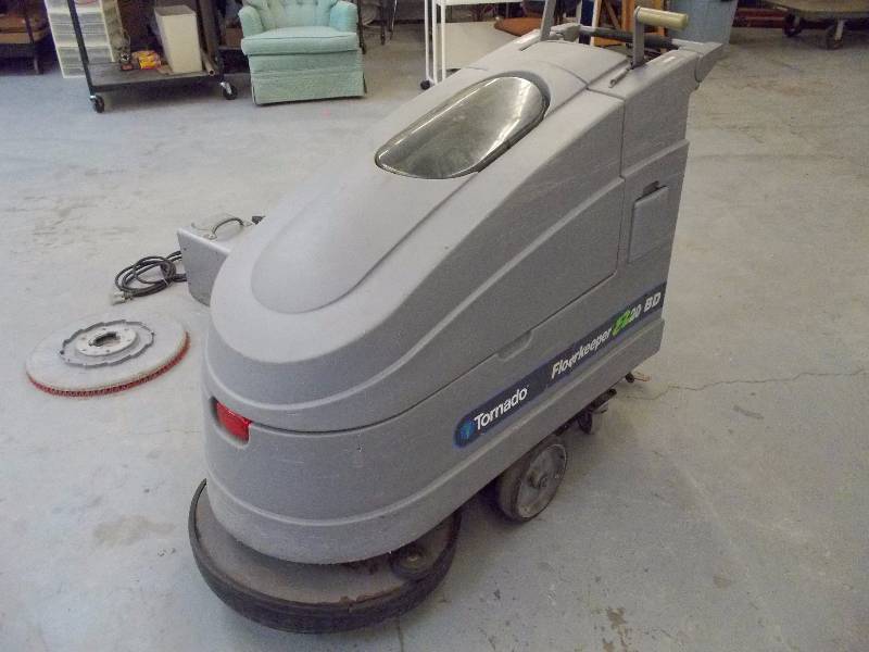 lot 115 image: Floor Scrubber