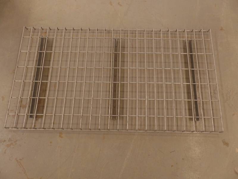 lot 107 image: Pallet Rack Wire Decking