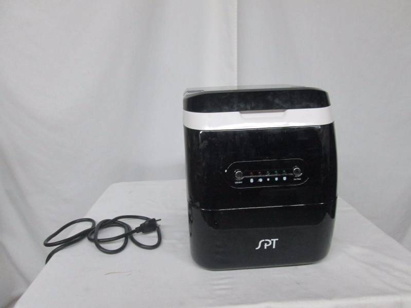 SPT Portable Ice Maker - Black