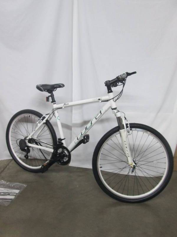 Alton Corsa X-33 Mens 26 21-Speed Mountain Bike