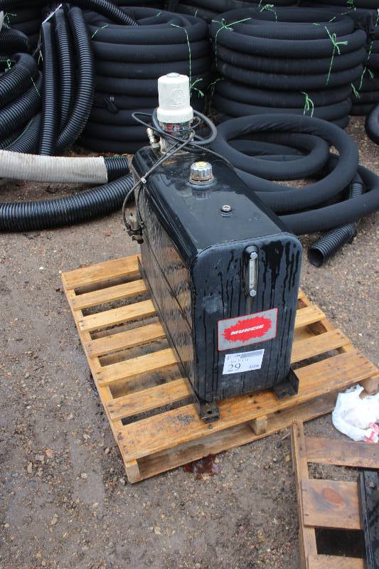 Hydraulic Fluid Tank w Graco Air-Powered Pump