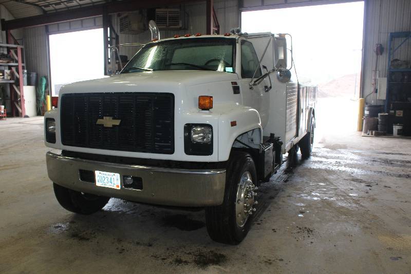 1999 Chevrolet C-75 with Field Service Chassis Truck
