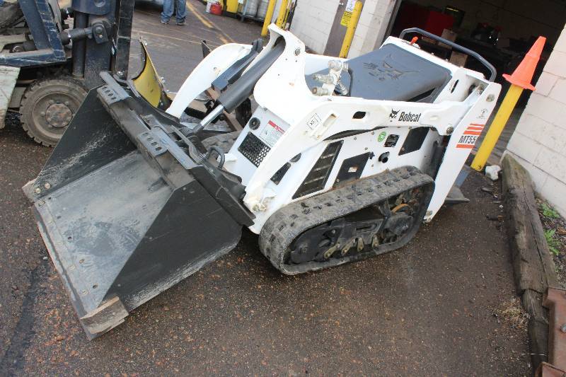 lot 1A image: 2011 Bobcat Mini Track 55 Loader