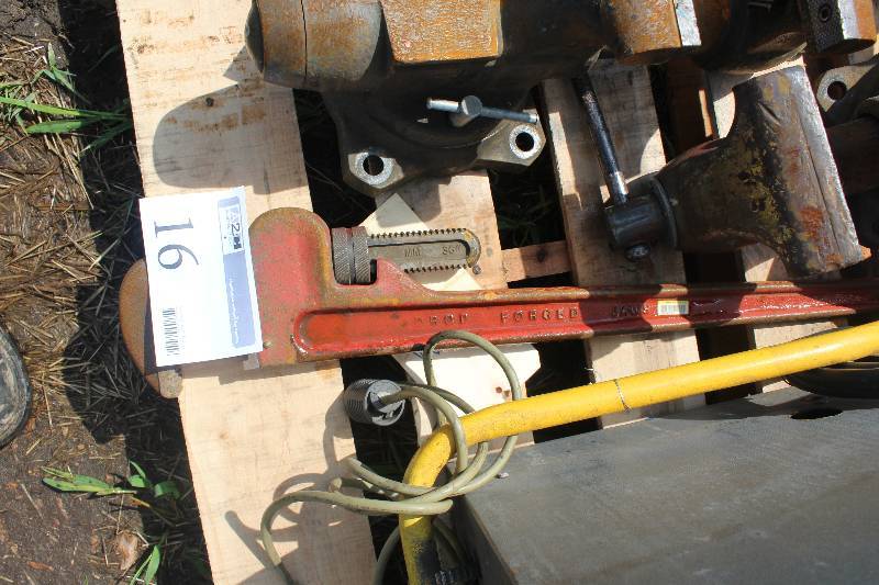 lot 16 image: 36 Pipe Wrench