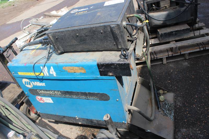 lot 5 image: Miller Deltaweld 451 Constant Voltage DC Arc Welding Power Source
