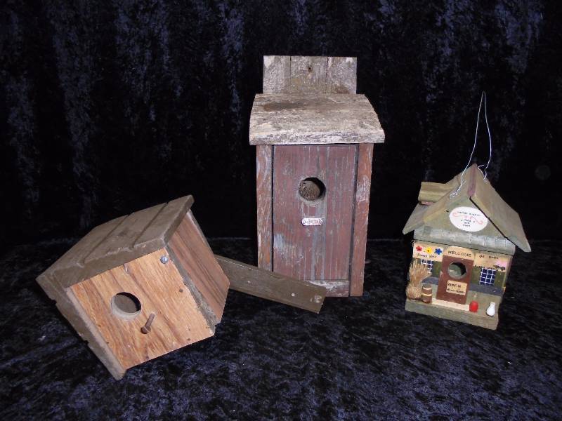 Lot - Wooden Bird Houses