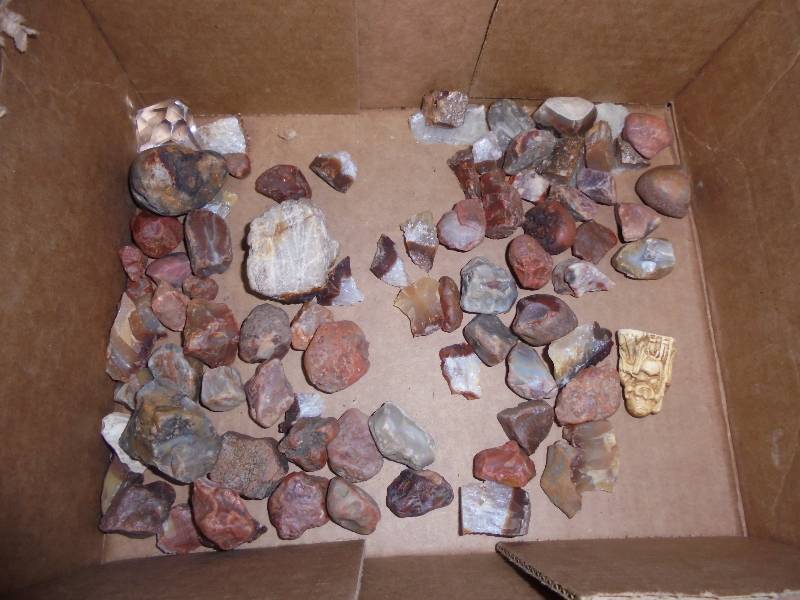 Lot- Misc AgatesRocks, etc