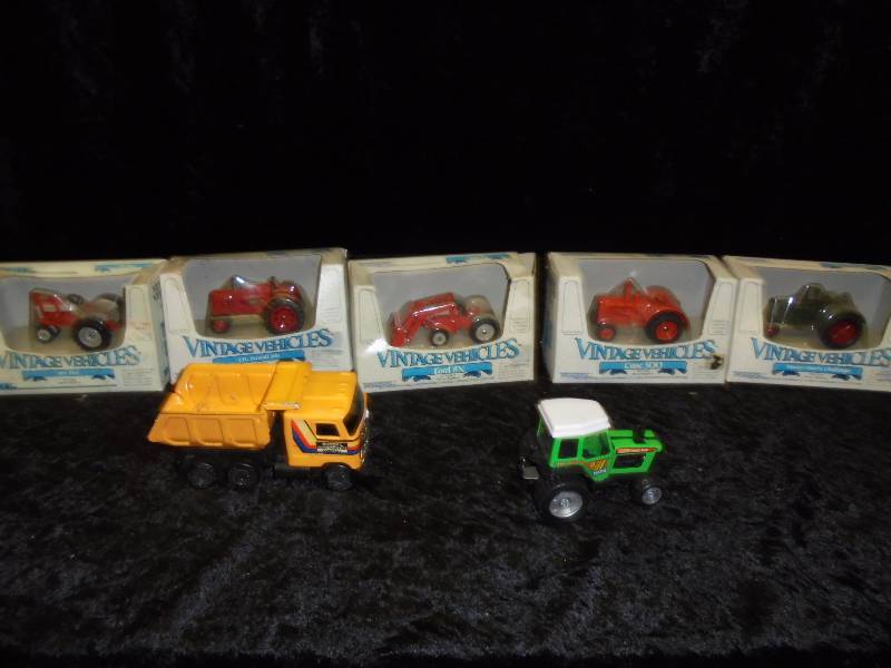Lot - ERTL Vintage Vehicles, etc, 143