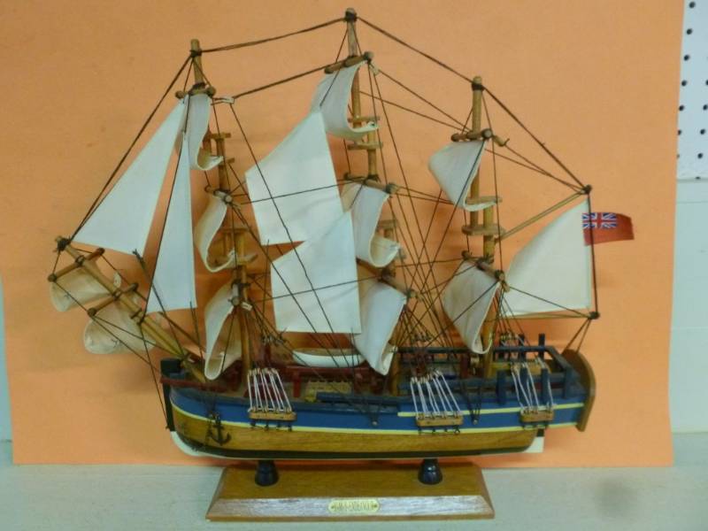 lot 17 image: Sailing Ship Decoration
