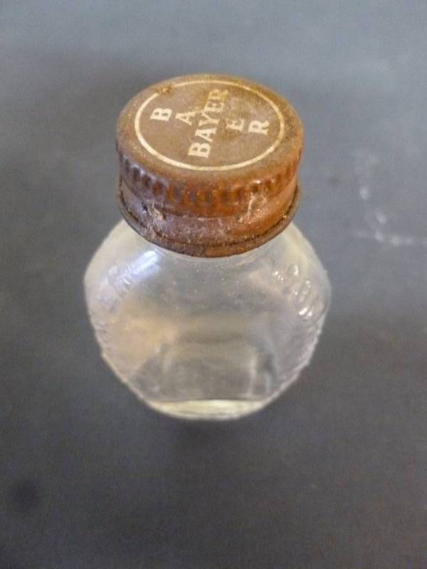 lot 26 image: Vintage Glass Bottle