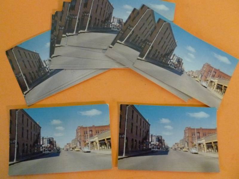 lot 35 image: Vintage Postcards