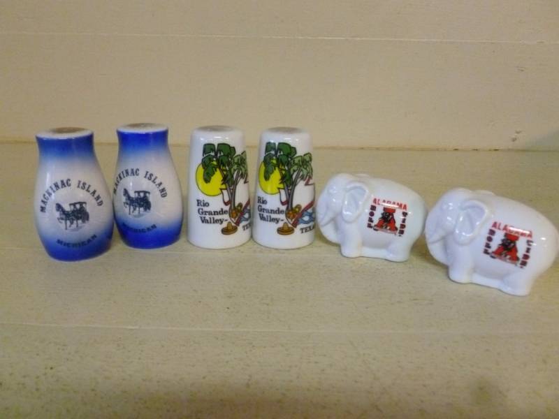 lot 44 image: Salt & Pepper Shakers