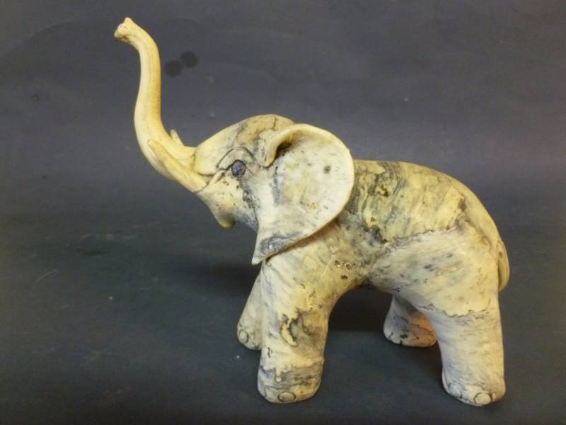 lot 46 image: Elephant Decoration
