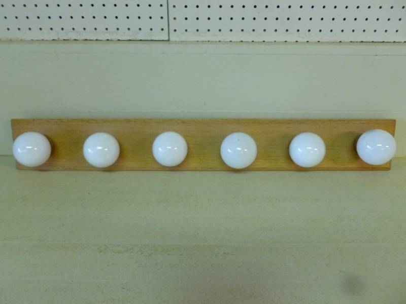 lot 52 image: Light Fixture