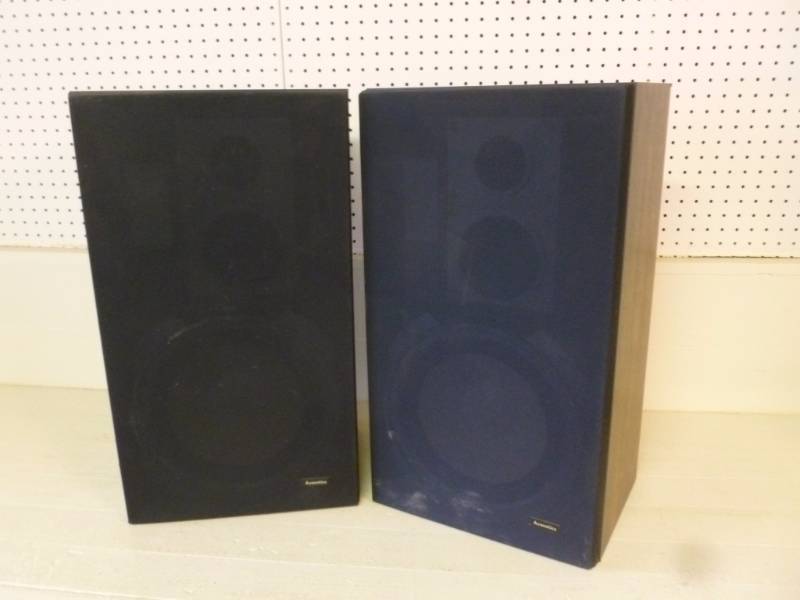 lot 53 image: Speakers