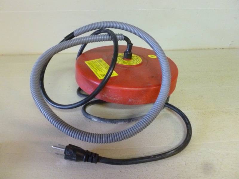 lot 64 image: Stock Tank Heater