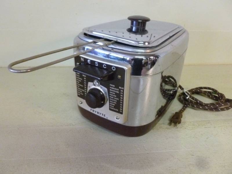 lot 86 image: Vintage Kitchen