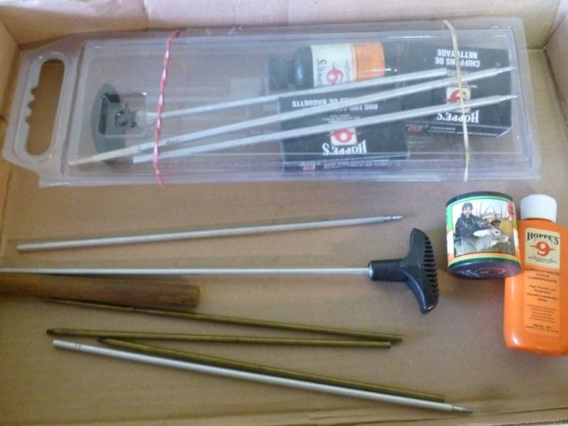 lot 89 image: Gun Cleaning Kit