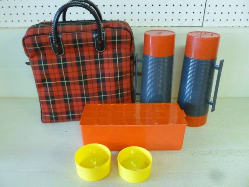 lot 100 image: Vintage Aladdin