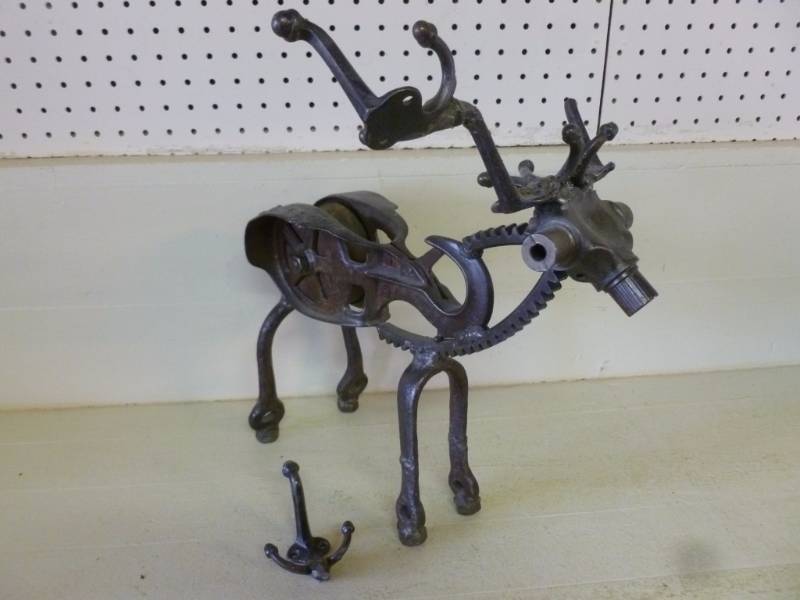 lot 103 image: Metal Art