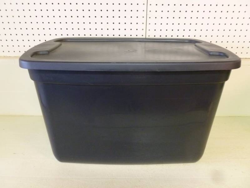 lot 108 image: Storage Tote