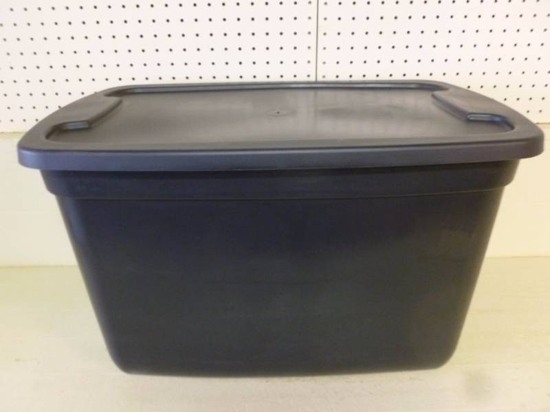 lot 109 image: Storage Tote