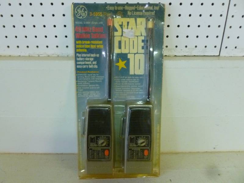 lot 135 image: Walkie Talkies