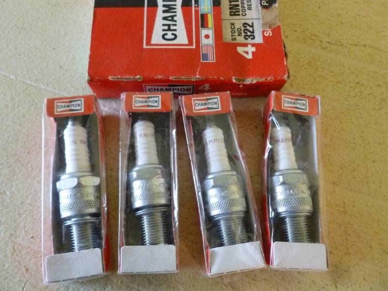 lot 144 image: Spark Plugs