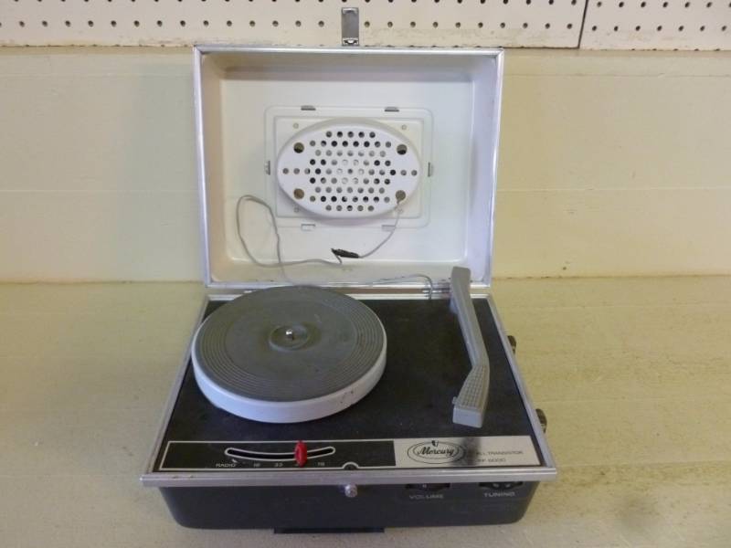 lot 176 image: Vintage Record Player