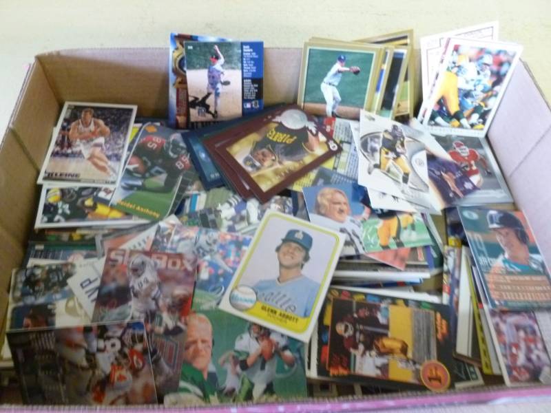 lot 180 image: Sports Cards