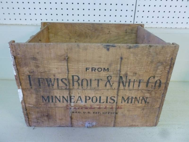 lot 191 image: Vintage Wooden Case