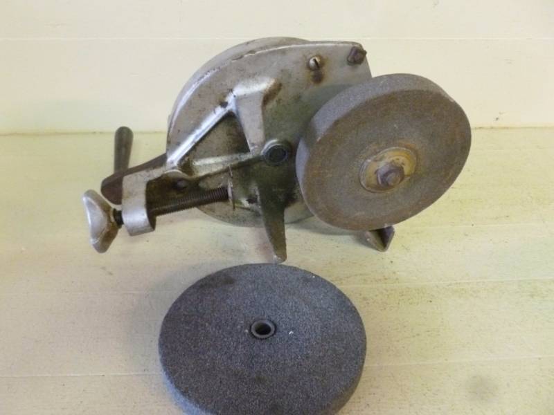 lot 193 image: Vintage Bench Grinder