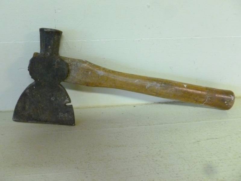 lot 200 image: Camp Ax