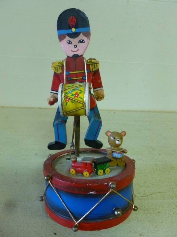 lot 208 image: Music Toy