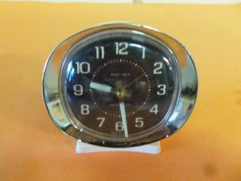 lot 215 image: Vintage Clock