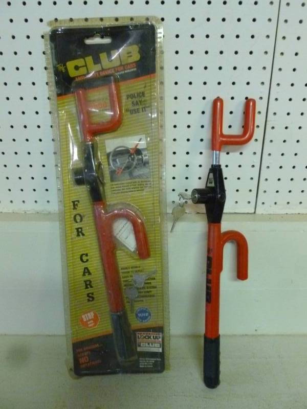 lot 220 image: Steering Wheel Lock