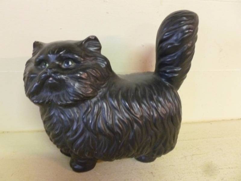 lot 260 image: Decorative