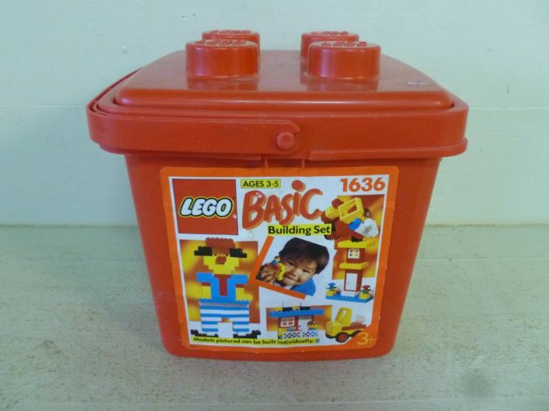 lot 264 image: Legos