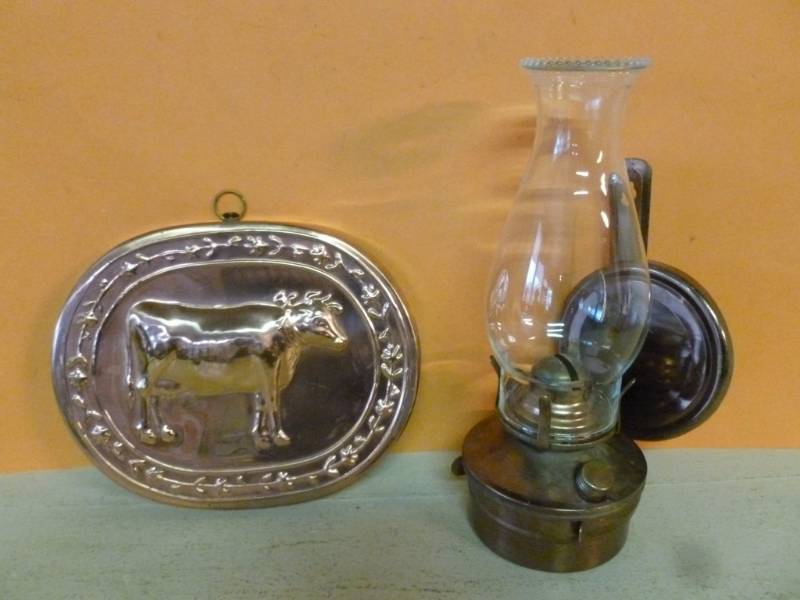 lot 277 image: Oil Lamp