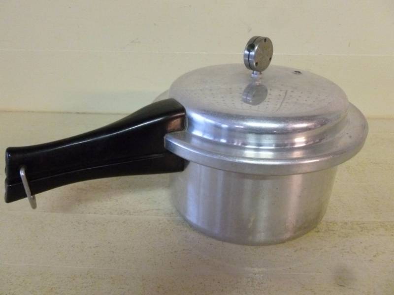 lot 278 image: Pressure Cooker