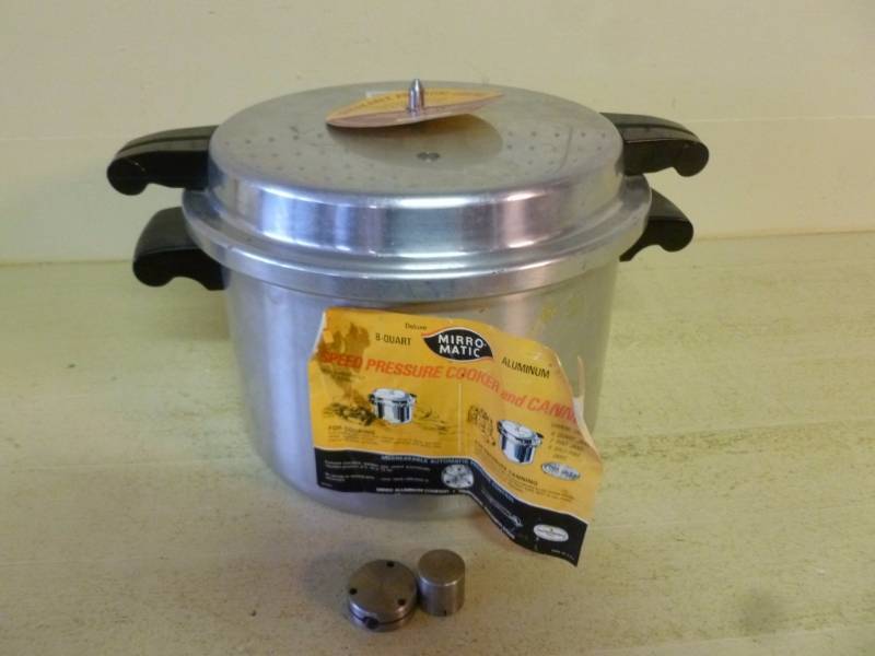 lot 279 image: Pressure Cooker