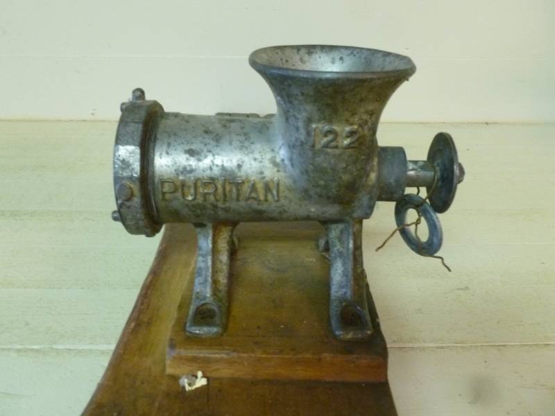 lot 282 image: Vintage Meat Grinder
